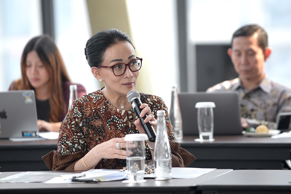 Hon. Amelia Anggraini